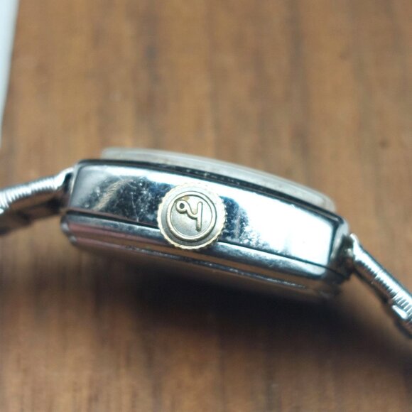 Vintage Helbros Quartz Womens Silver Tone Wristwatch New Battery Works